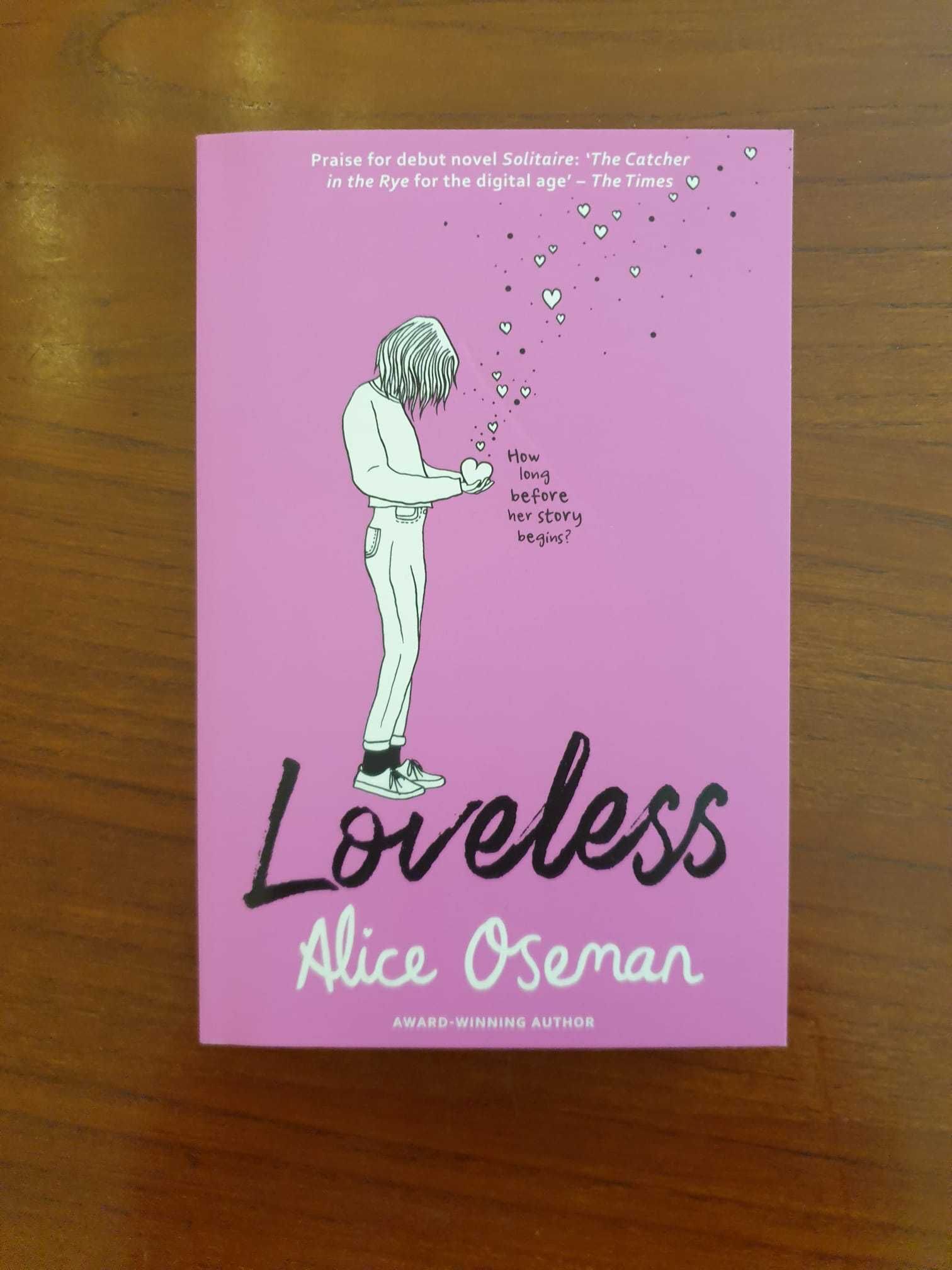 Livro "Loveless" de Alice Oseman