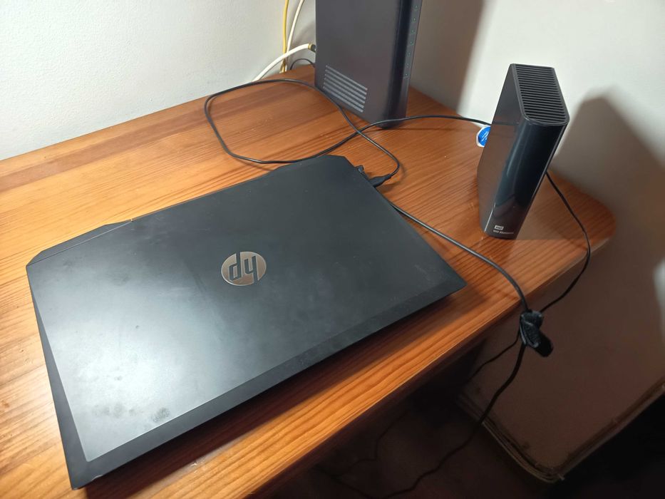 Computador portátil HP  de 256 GB SSD+ 1TB HDD disco externo WD de 4TB