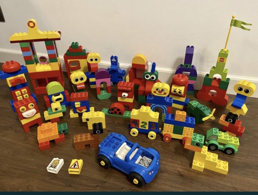 Lego Duplo zestaw interaktywnych klocków dla dzieci ok. 250 elementów