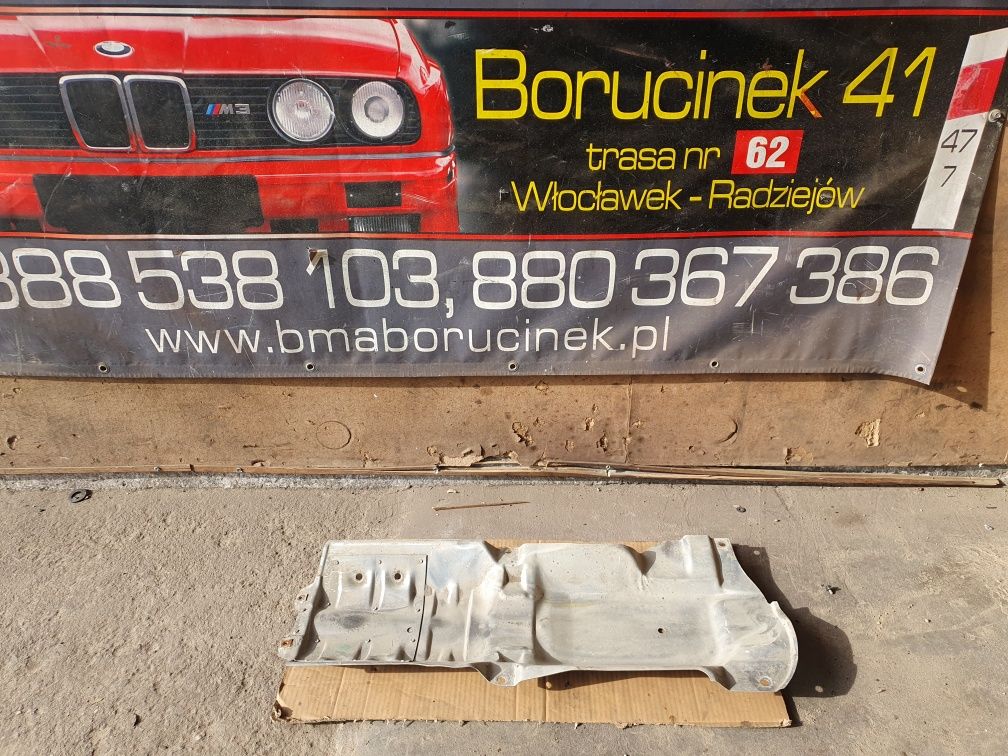 BMW  E30 Izolacja Termiczna Tłumika Wydechu Osłona Tunelu Środkowa