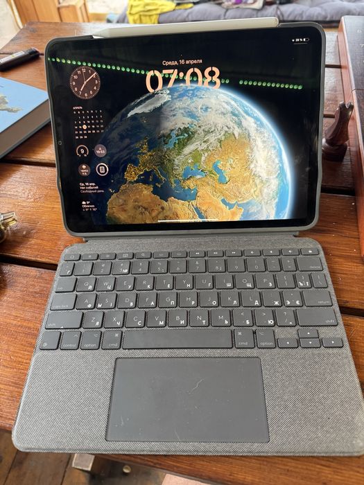 iPad Pro 11” M1 128 + Logitech Combo touch