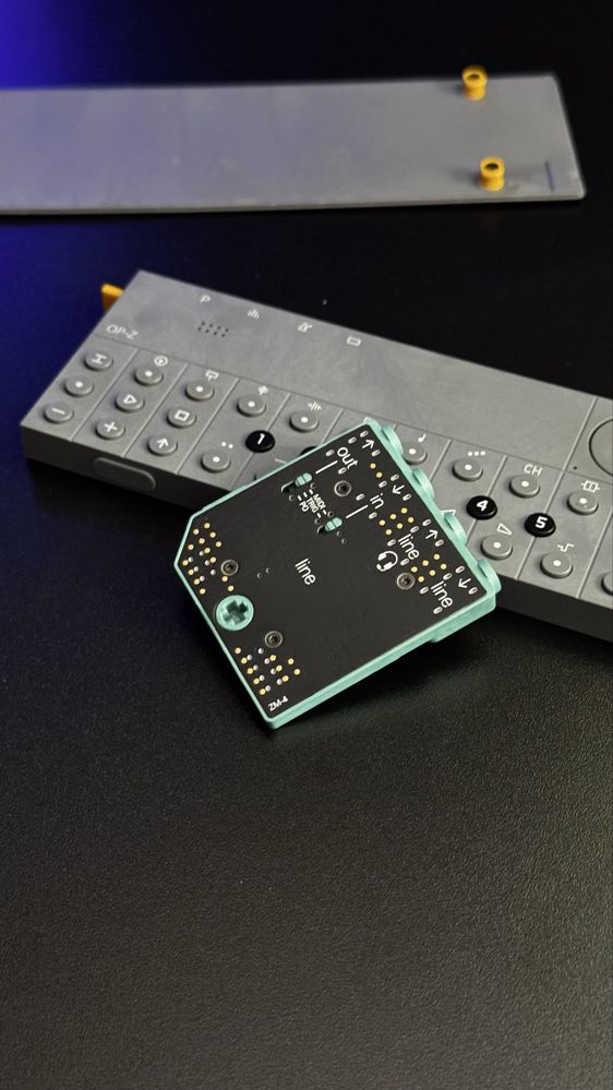 Грувбокс Teenage Engineering OP-Z + Line Module