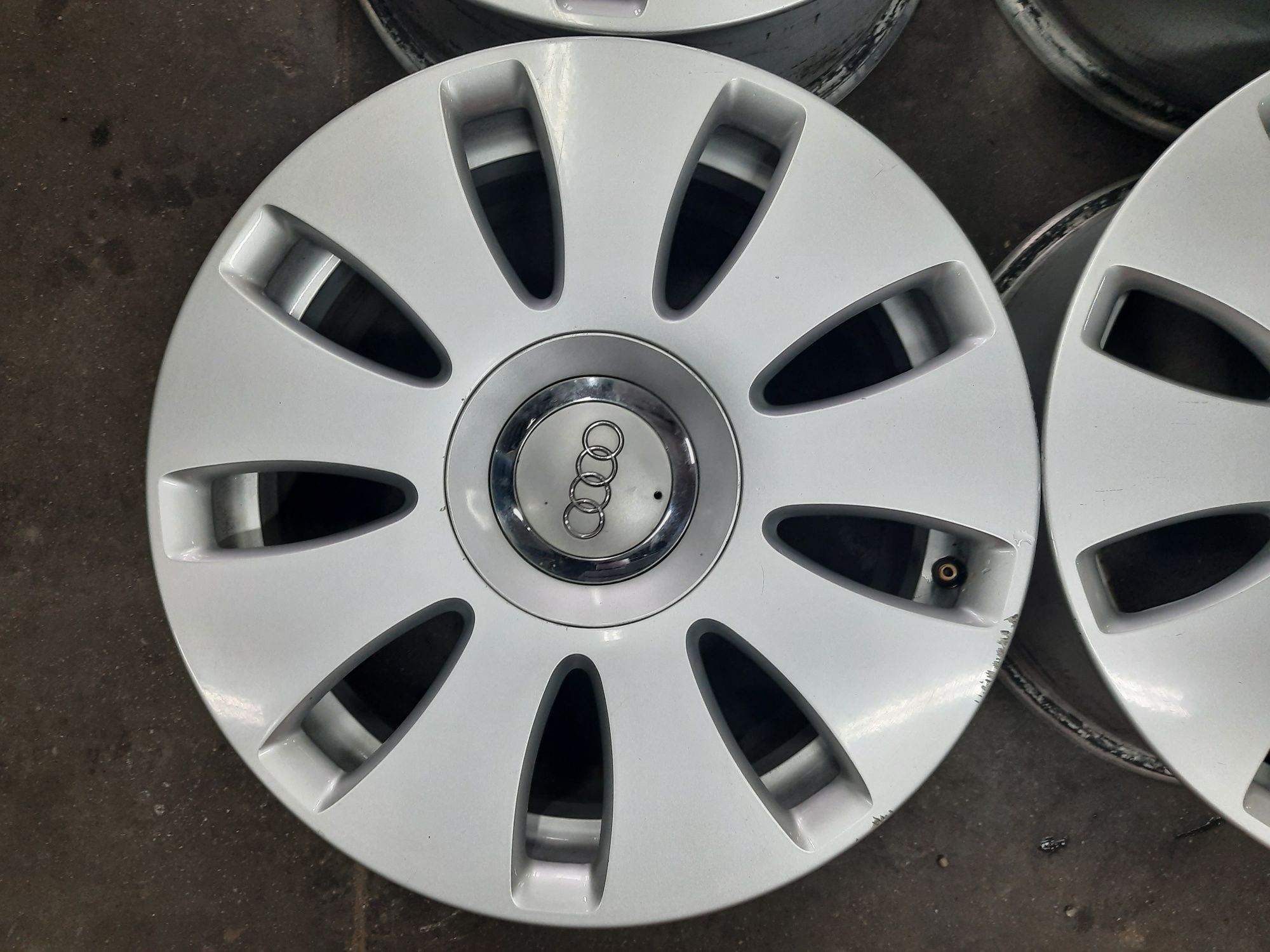 (008) Felgi 16" 5x112 ET 42 7j - Audi