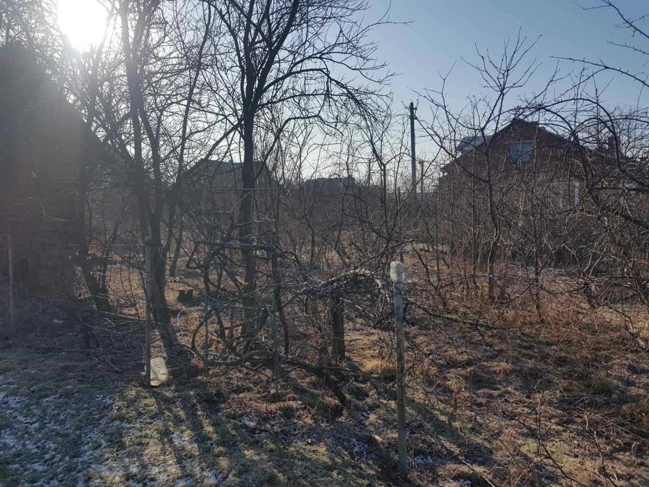 Будиночок зі зрубу та земельна ділянка 15 сот. с. Забужжя