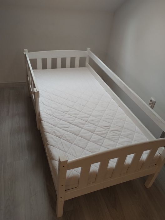 Łóżeczko dziecięce 160x80 z materacem