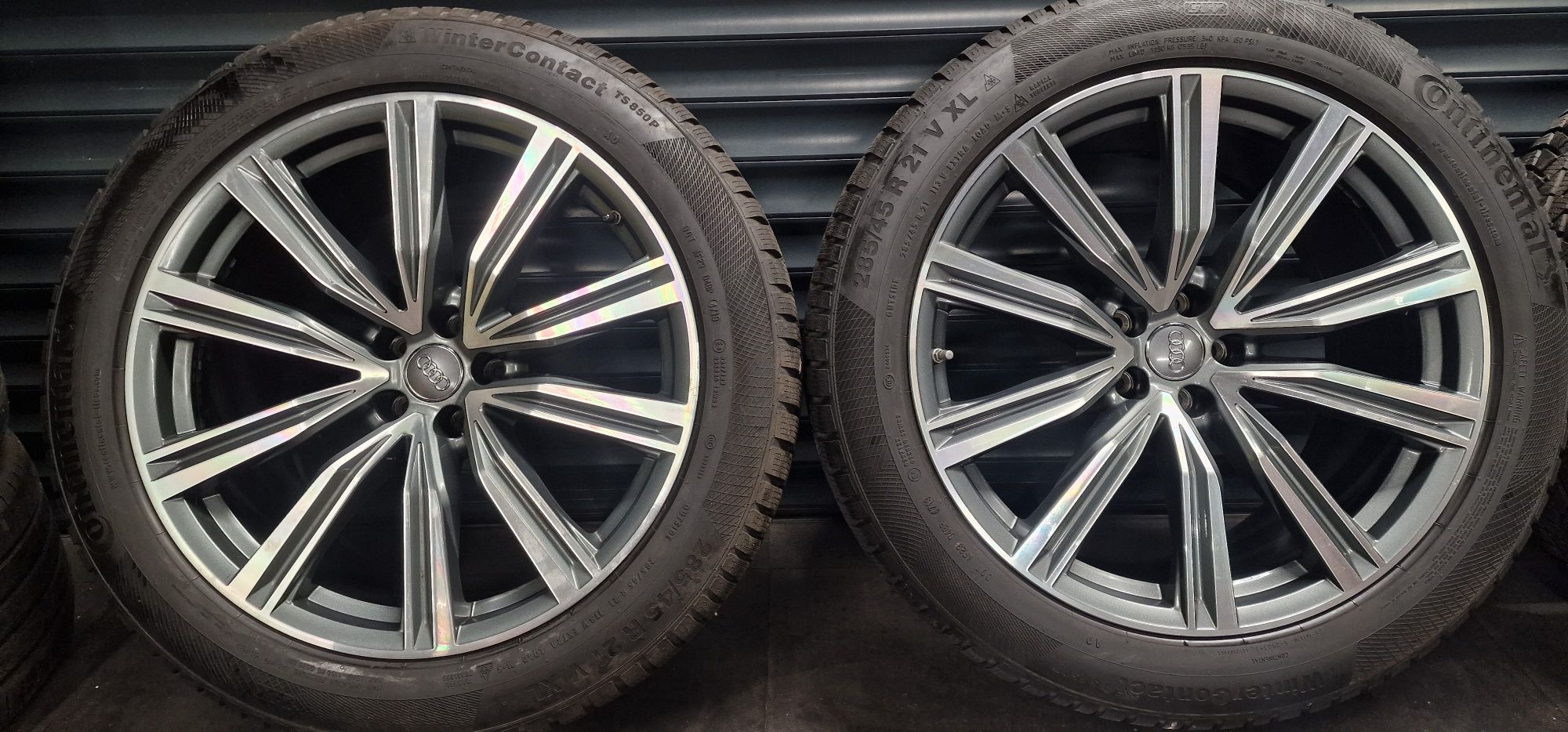 Komplet kół felgi Audi Q8 4M  285/45 R21