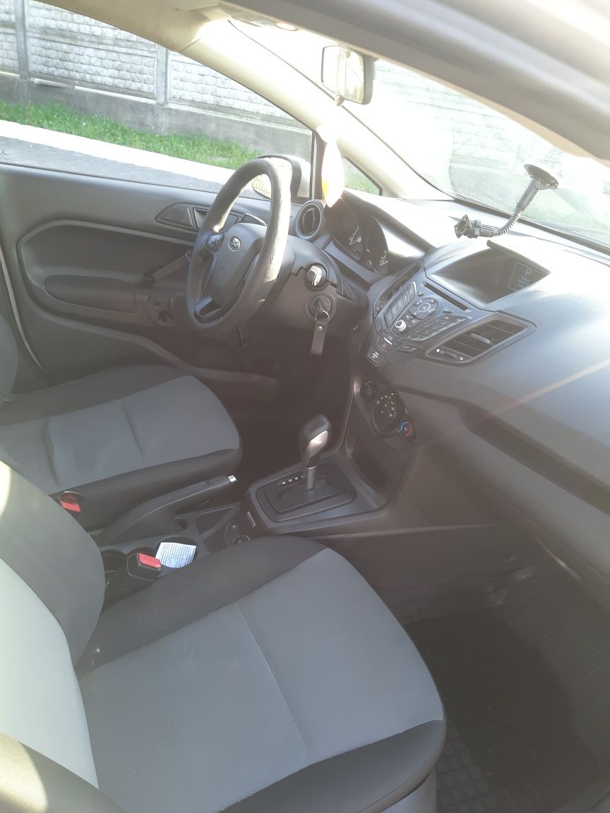 Ford fiesta 1.6 avtomat