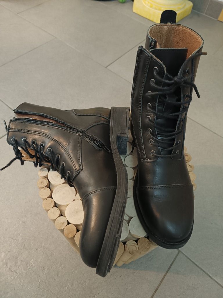 Botas de cabedal homem