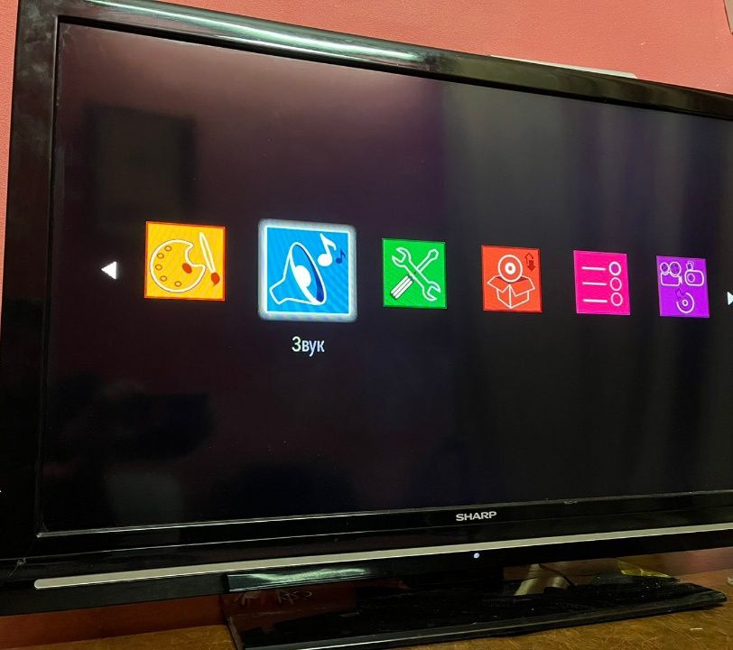 Телевізор SHARP діагональ 40' (101см) + смарт приставка