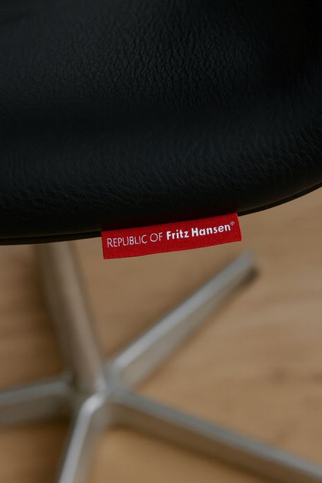 Sprzedam krzesła konferencyjne Oxford Fritz Hansen designerskie skóra