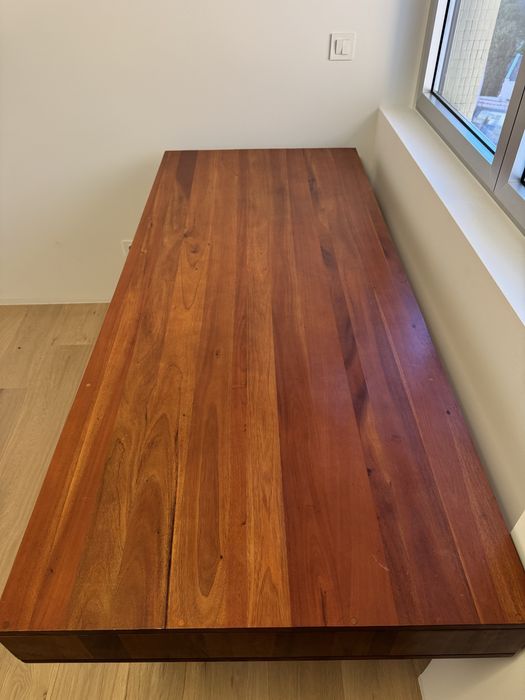 Secretária em madeira