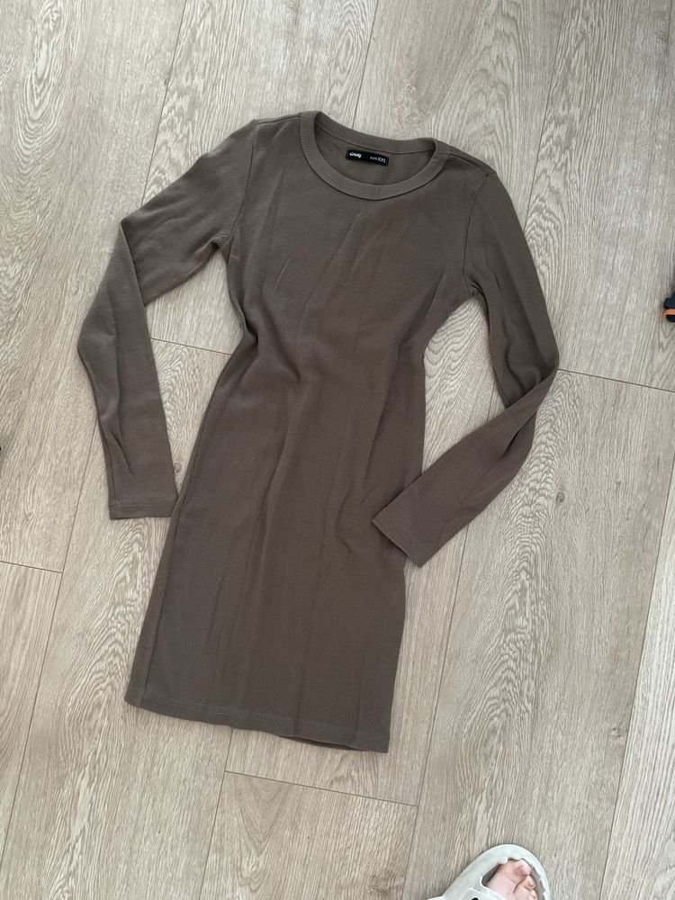 piekna brazowa bezowa sukienka basic zara sinsay