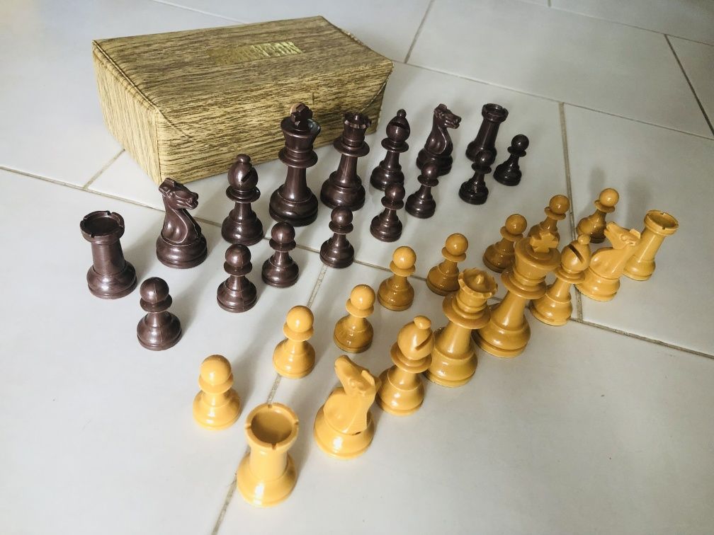Peças xadrez Staunton (plástico)