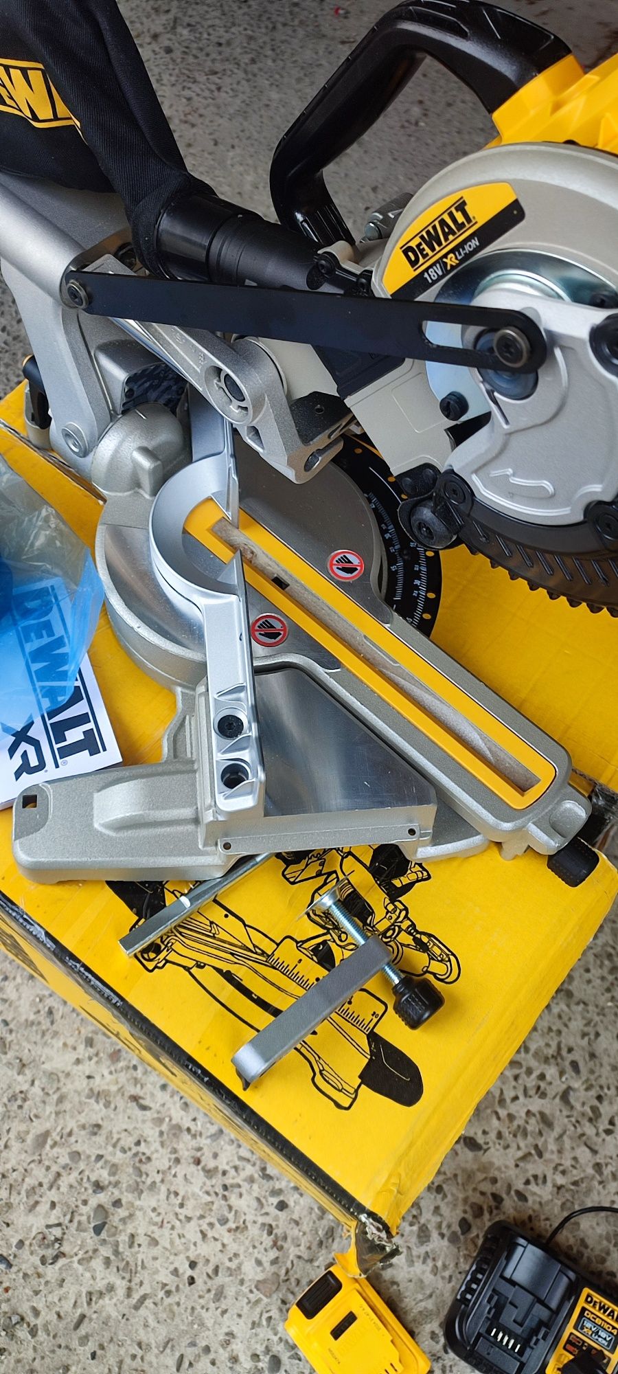 Торцовка DEWALT DCS 365 N ОРИГІНАЛ з Англії
