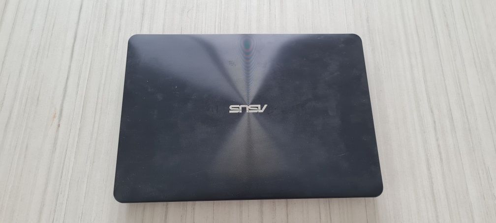 Laptop Asus R301L intel i3  SSD