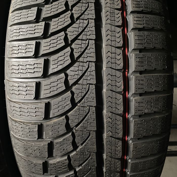 Шини нові 245/45/17 - 2шт nokian WR A4 зима