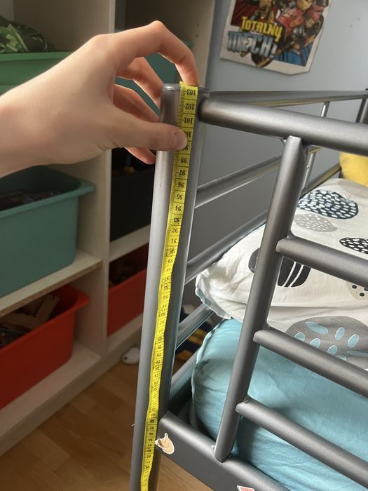 Metalowe łóżko ikea