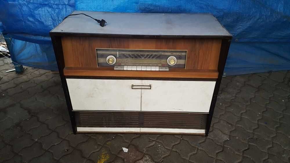 Zabytkowe radio w szafie z szufladką.  (WYSYŁAM) !