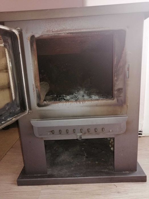 Vendo Salamandra a lenha