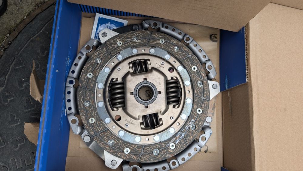 Продам сцепление Мазда 3 БК