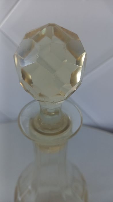 Garrafa amarela antiga