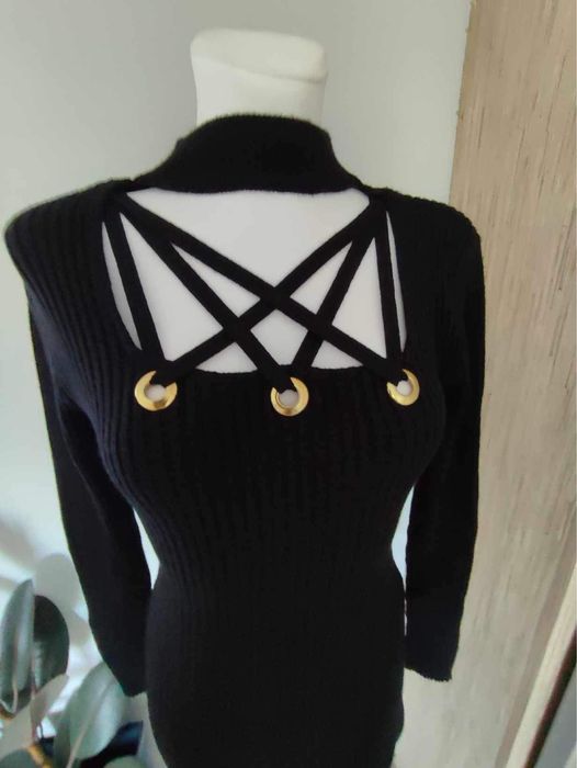 Czarna sukienka damska, midi, dlugi rękaw, na jesień i zime, r. Uni