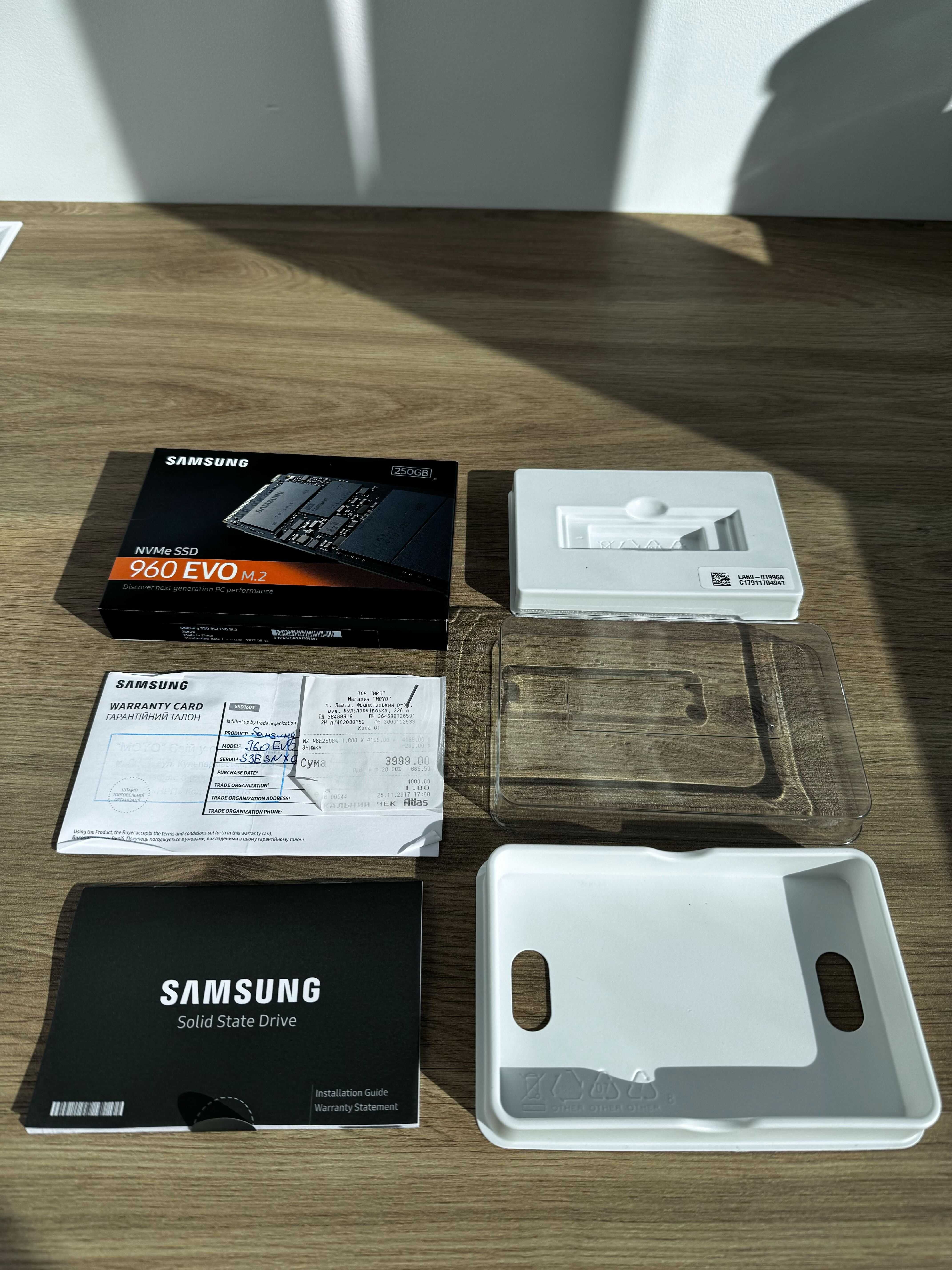 SSD диск Samsung 960 Evo series 250GB M.2 PCIe 3.0 x4 3D V-NAND TLC
