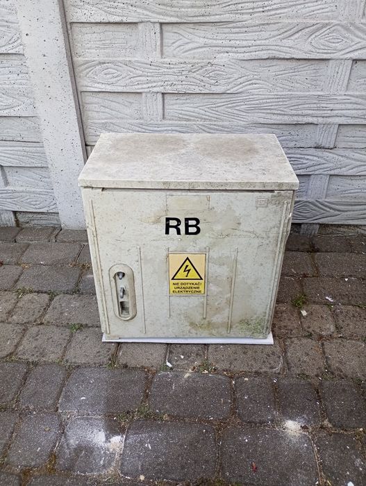 Skrzynka elektryczna budowlana