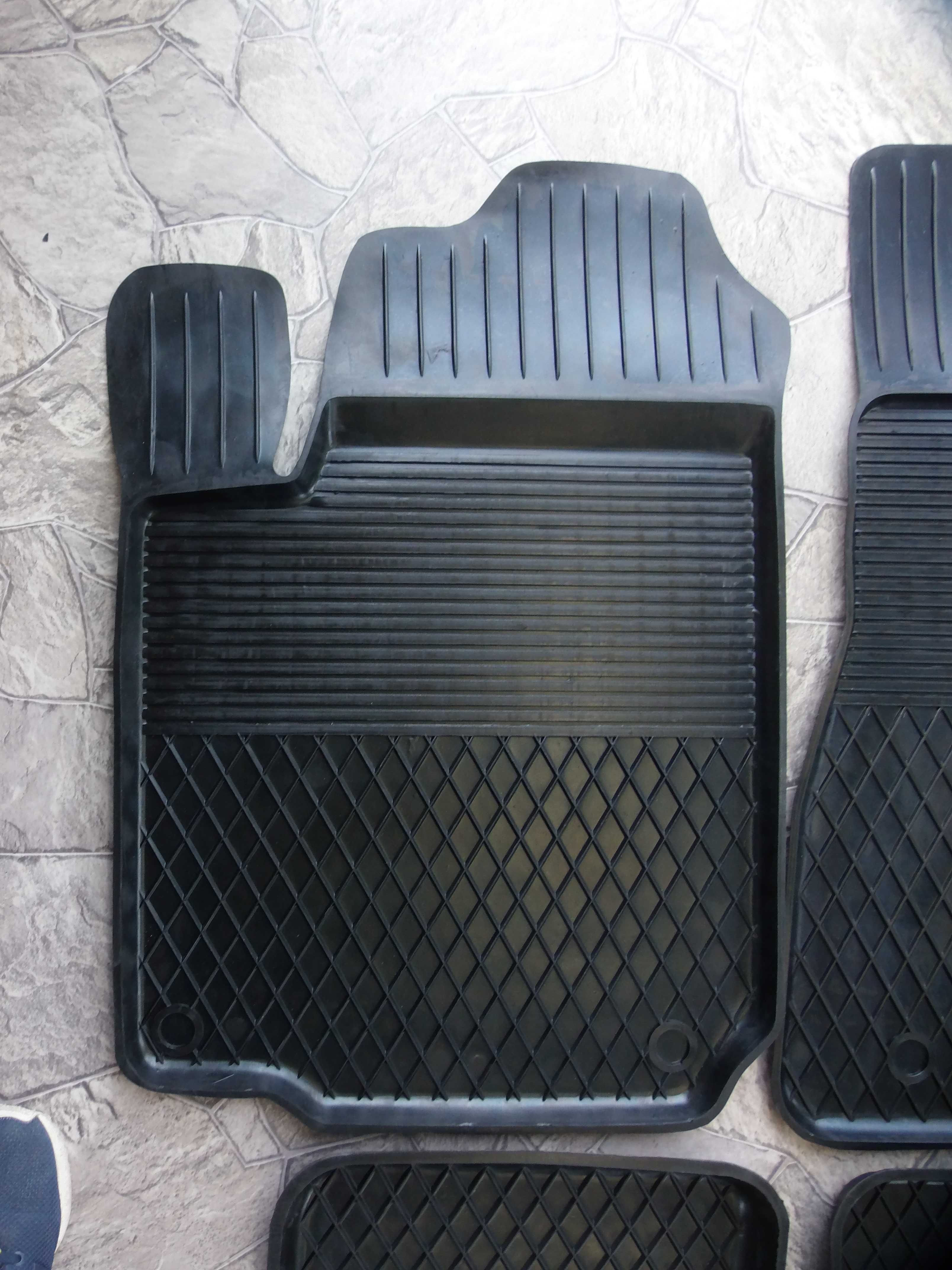 Dywaniki Gumowe Korytka OPEL VECTRA B C Tigra Signum COMBO MERIVA