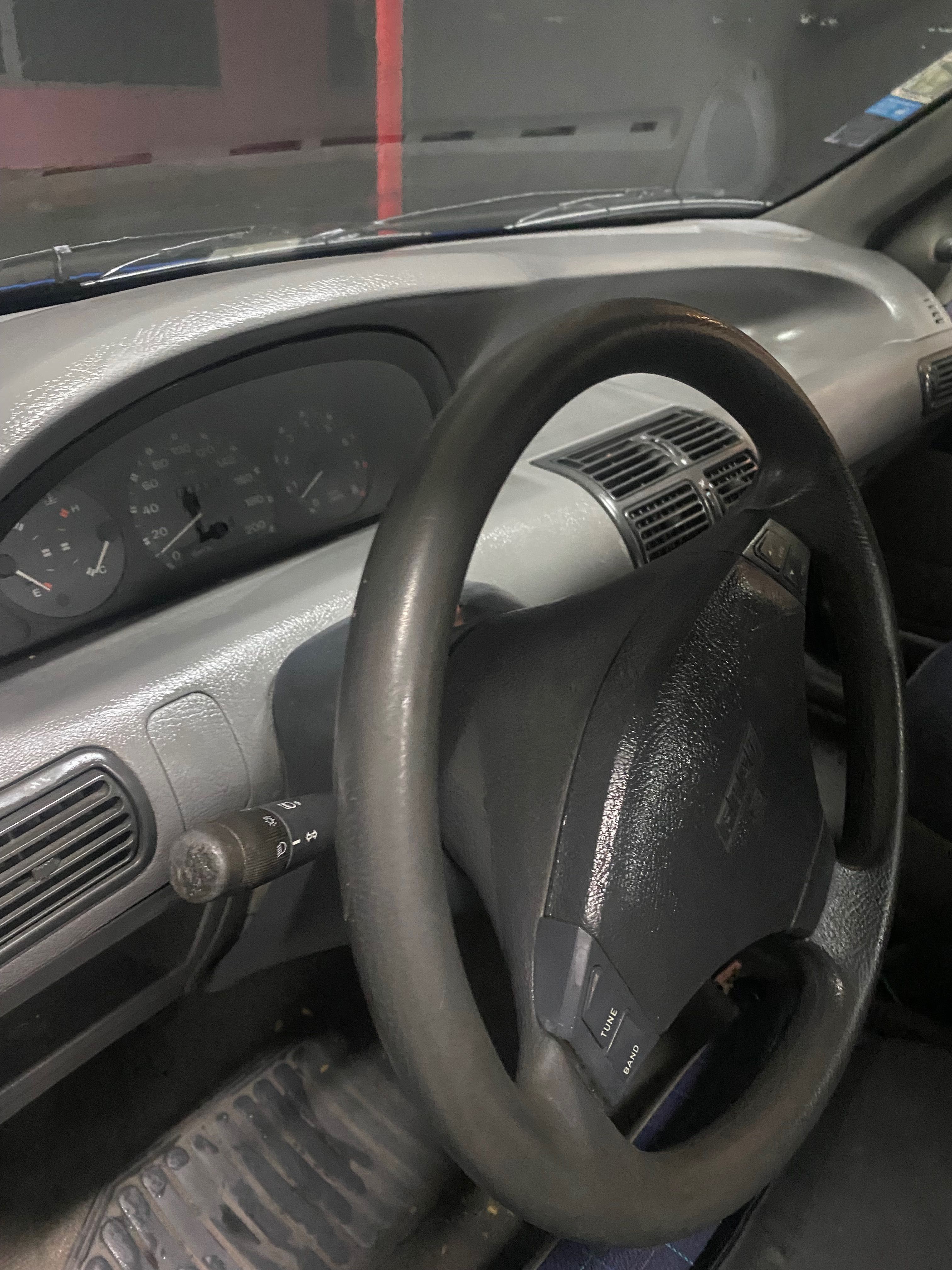 Fiat Punto em excelente estado de cor azul ano 1997