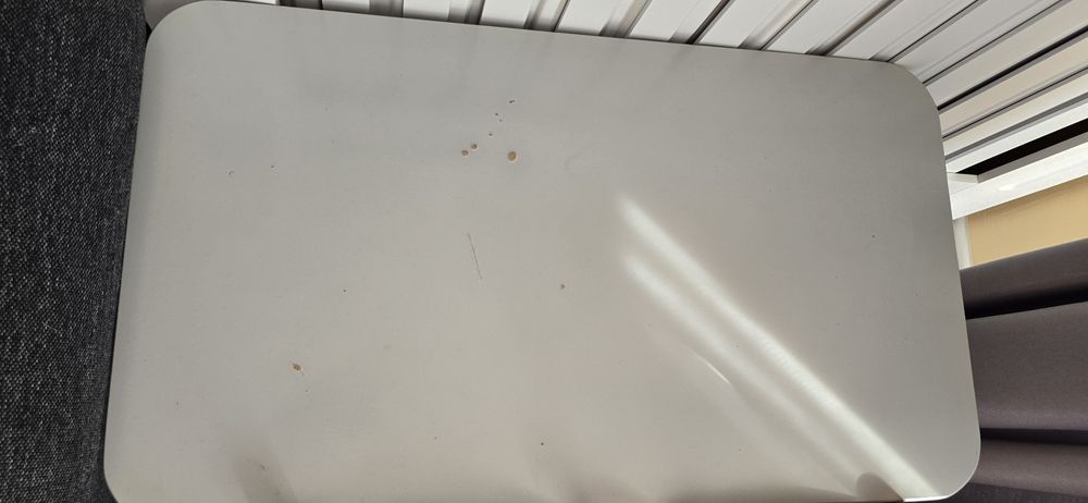 Sprzedam stolik dla dziecka z 2 krzesełkamj