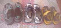 3 pares de sandálias 5€ cada prefiro vender todas juntas