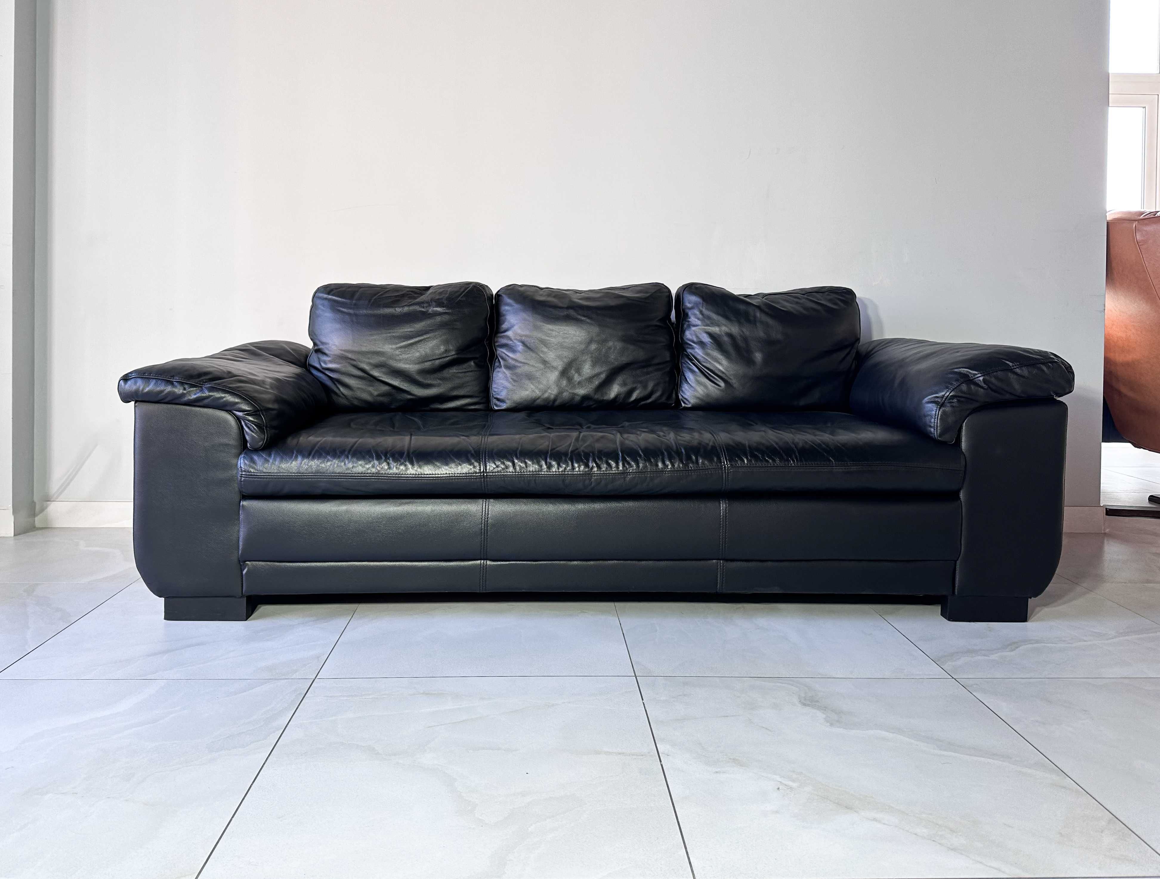 Чорний шкіряний диван - трійка / шкіряні дивани / меблі для офісу