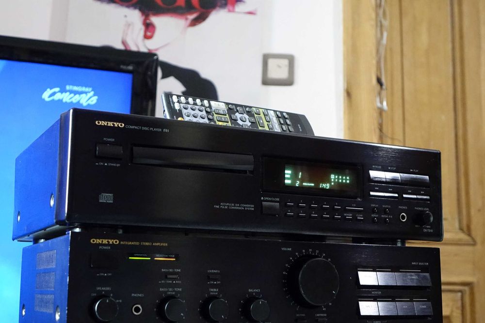 Odtwarzacz CD ONKYO DX 7210 z pilotem!
