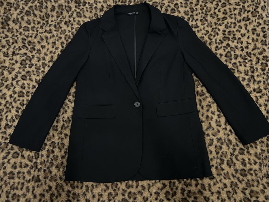 Жіночий піджак чорний