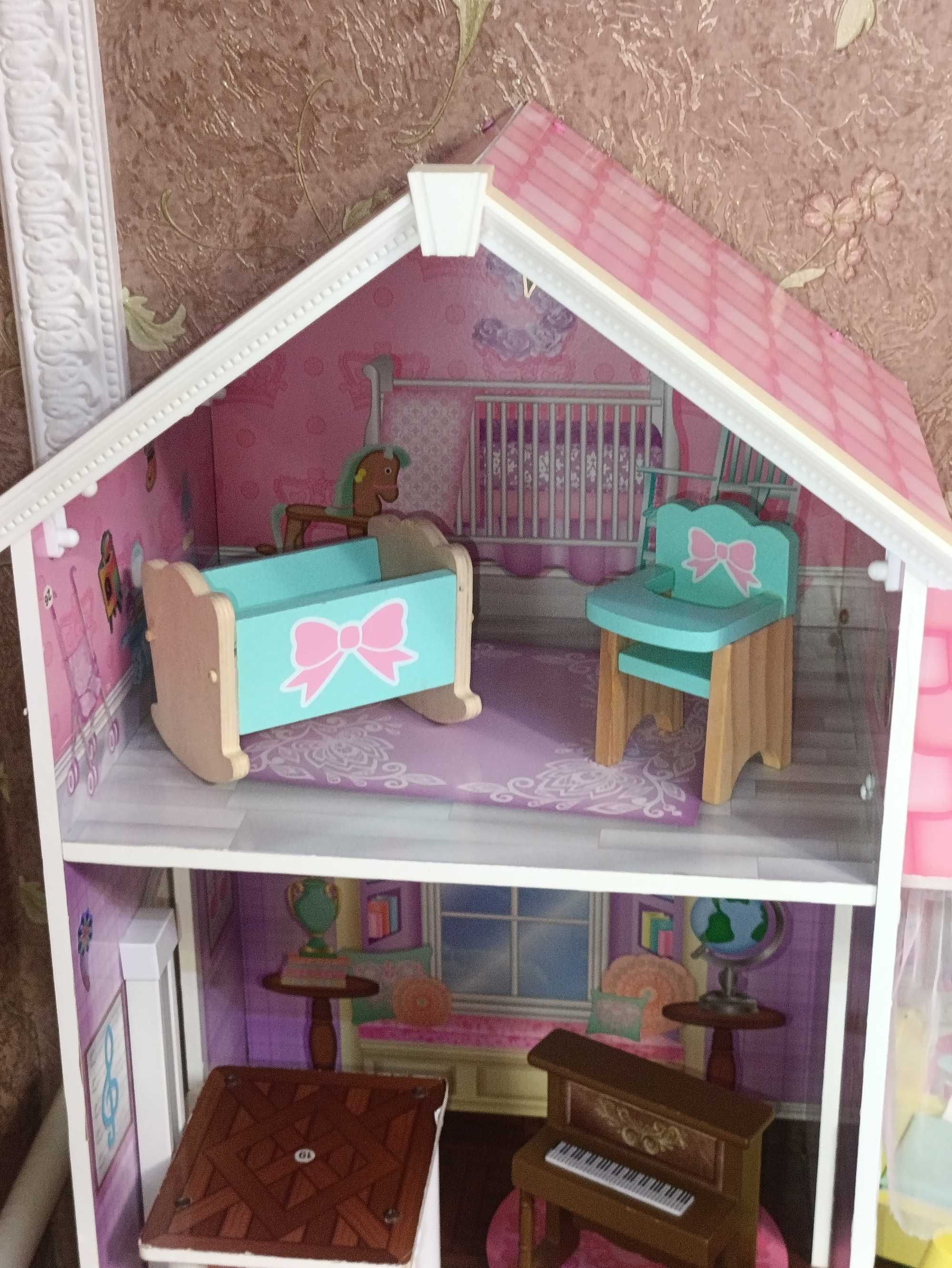 Будиночок Kensington Country Estate Kidkraft 65242 в чьотирі поверхи