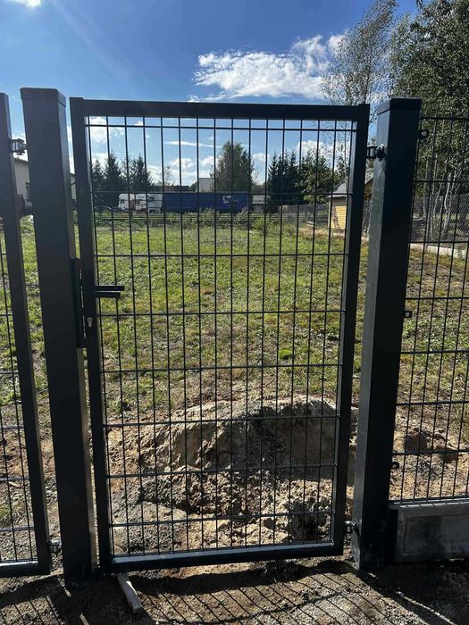 Brama dwu skrzydłowa 2D słupki 100x100