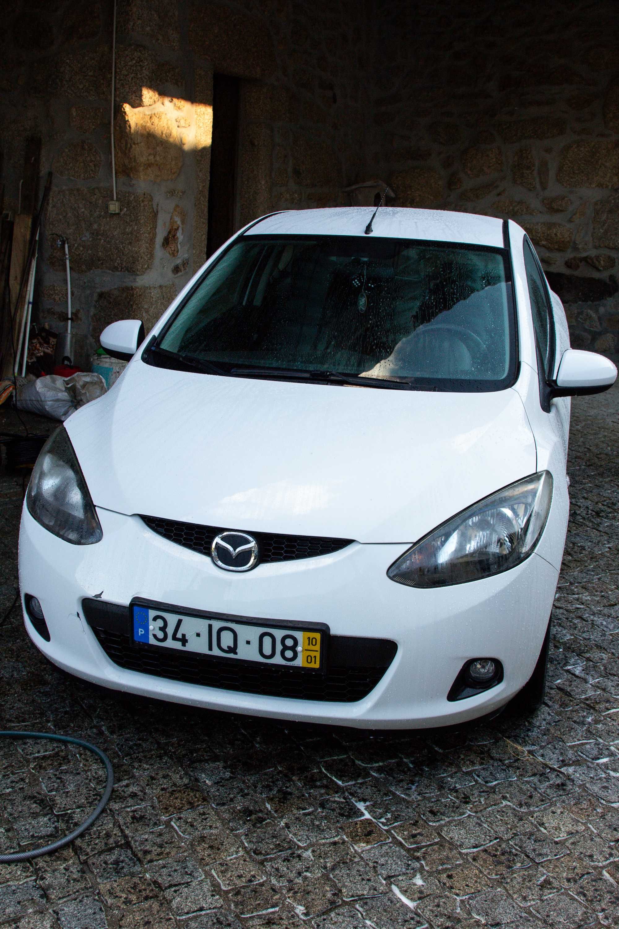 Mazda 2 2010 3 portas