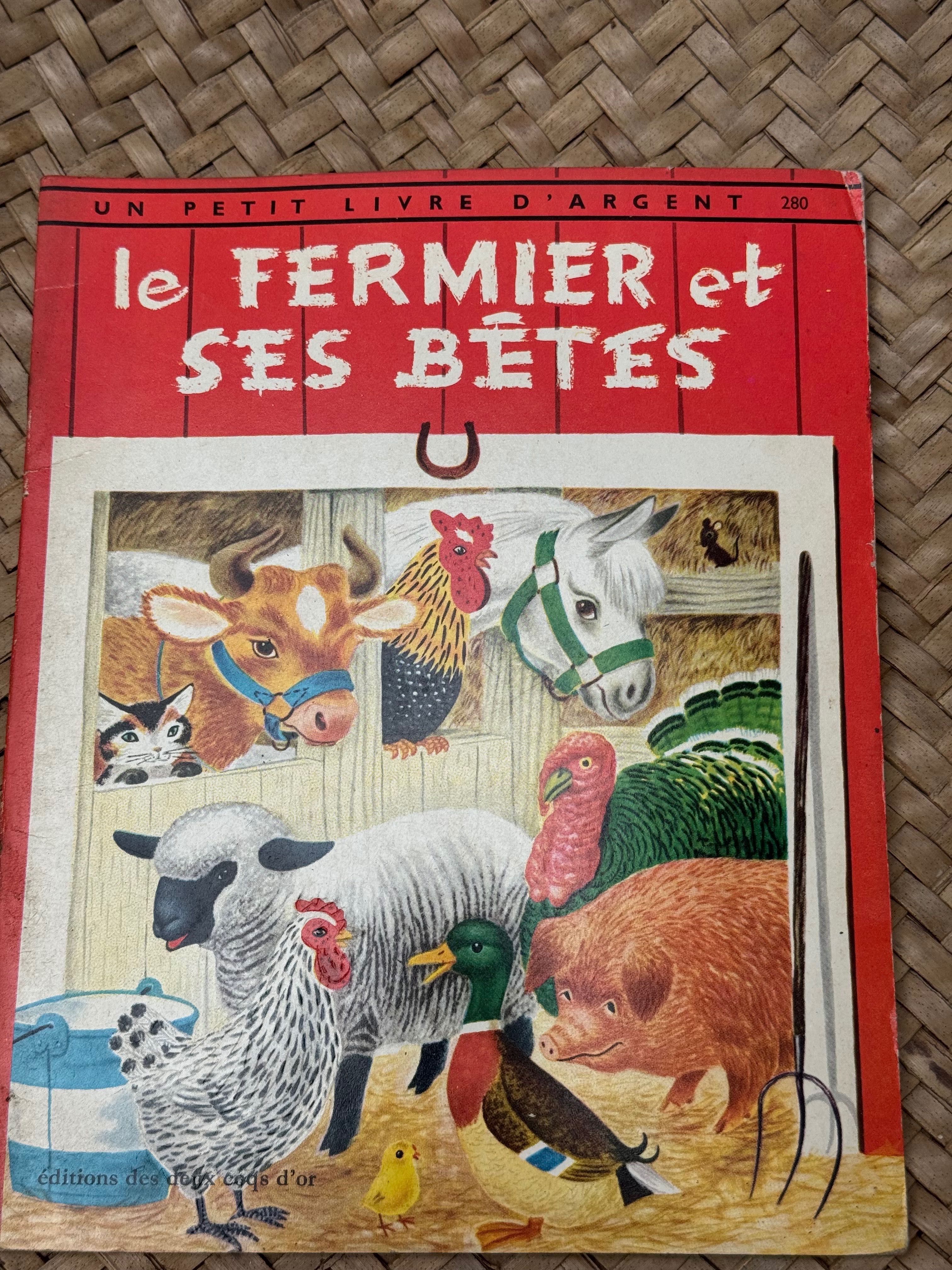 Coleção de livros infantis em francês.