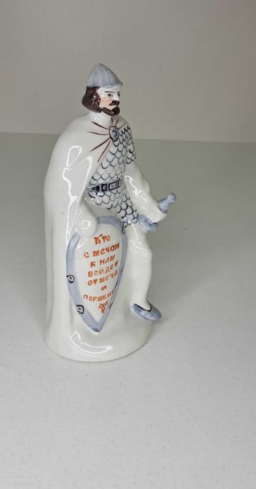 Статуэтка Кто с мечом к нам войдёт,от меча погибнет редкая фарфор СССР