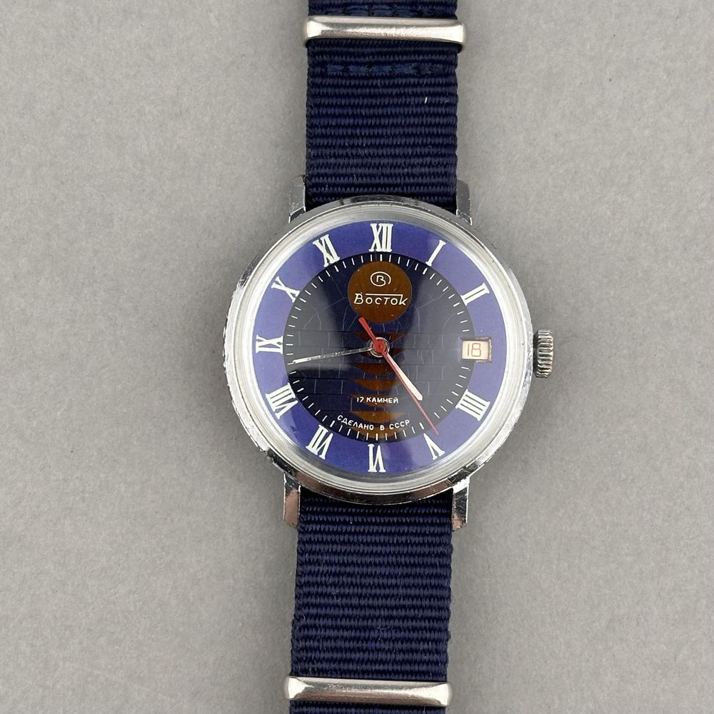 Zegarek vintage Wostok – Design CCCP | rzymskie indeksy | niebieska