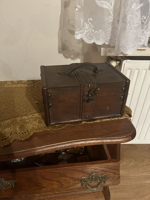 Drewniana szkatułka