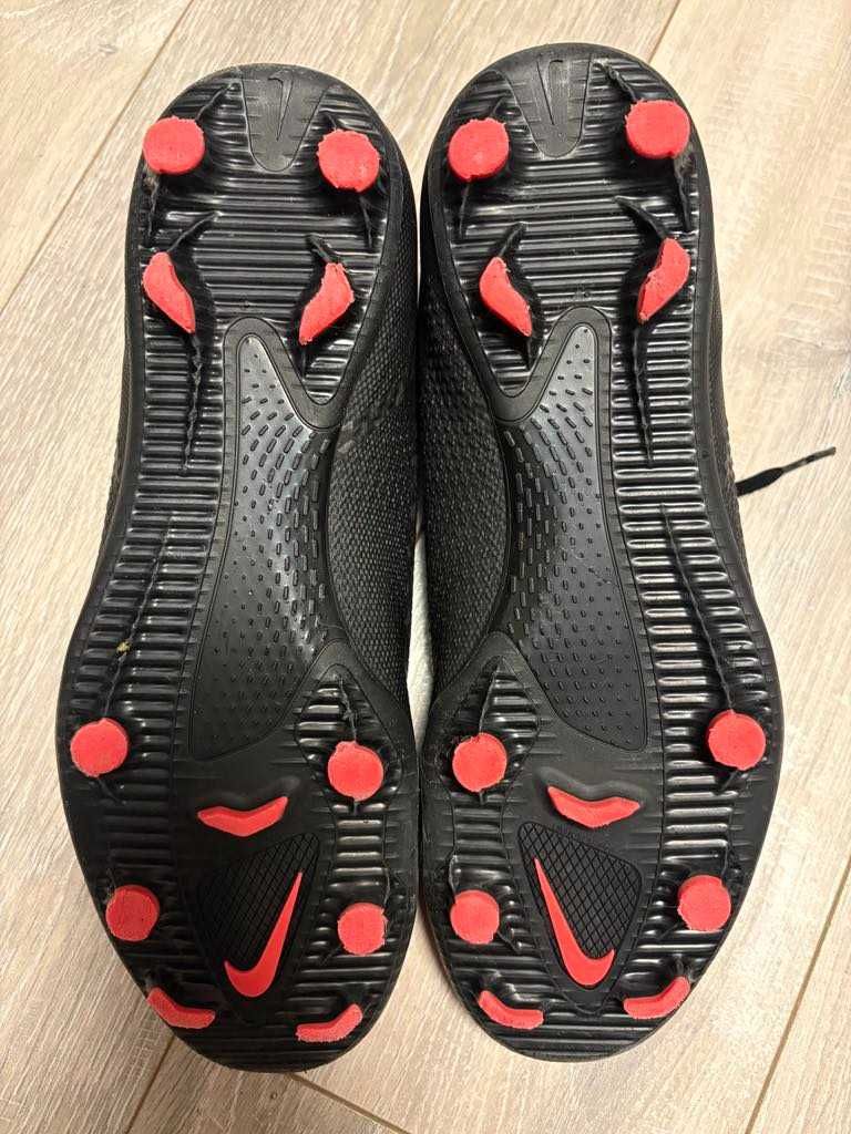 Sprzedam używane buty do piłki nożnej korki Nike numer 40