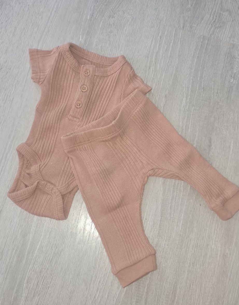 Zestaw body I spodenki