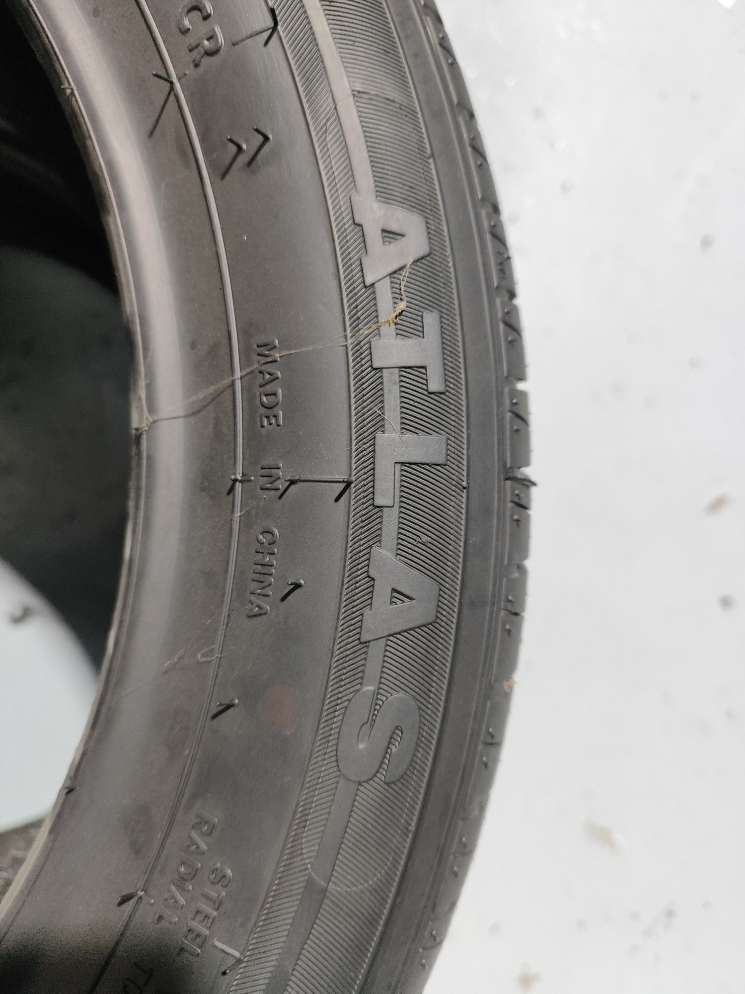 2 pneus semi novos 195-55R16 Atlas - Oferta dos portes