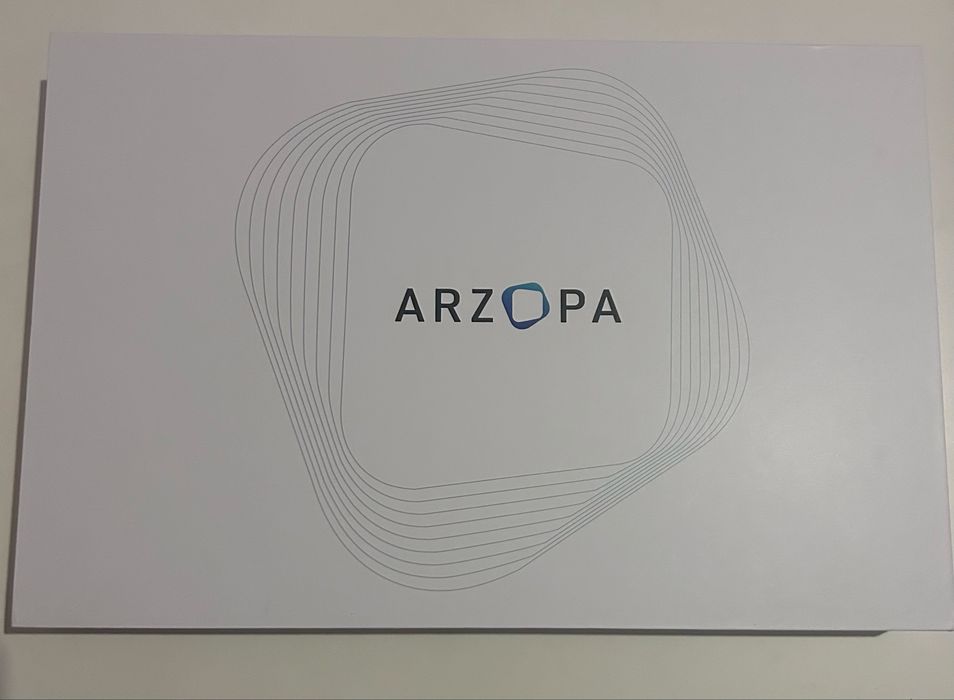 Macbook pro 13’ A1708 plus zewnętrzny monitor Arzopa.