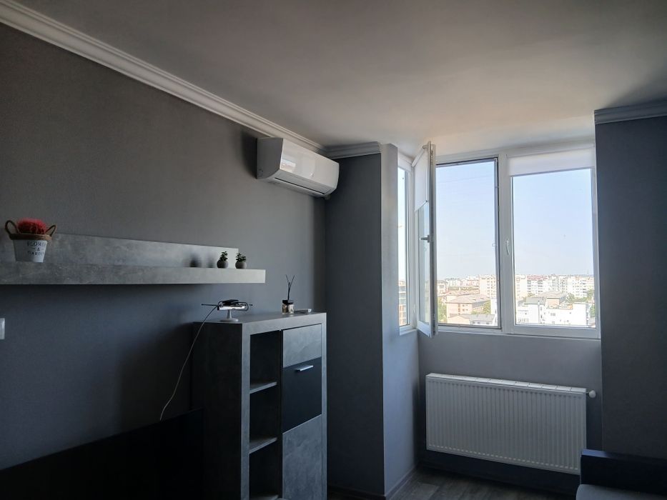 Подобово. Центр, вул. Бельведерська 23