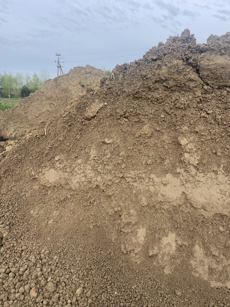 Czysta ziemia torf podsypka piaskowa płuczka ogrod