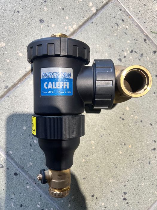 Separator Caleffi   do CO "DIRTMAG"
