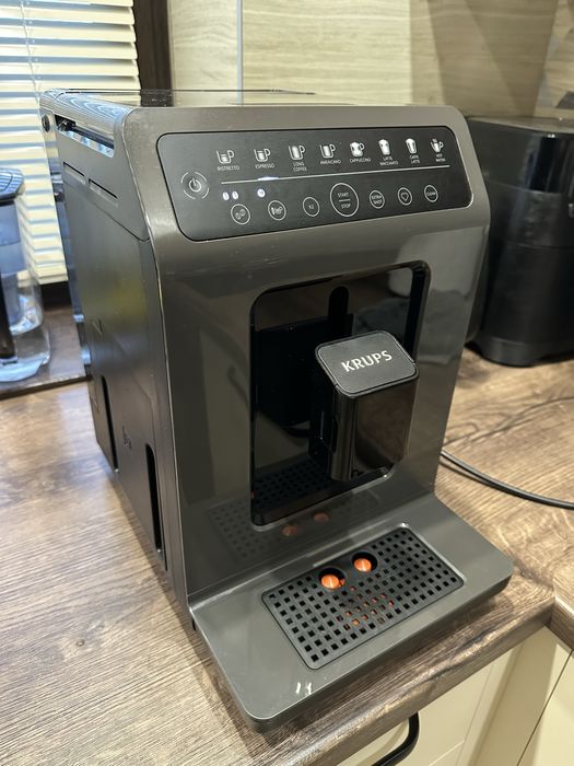 Кавомашина Krups EA897 Гарний стан